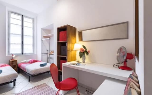 Ste Reparate F4 Moderne, Design, Place Rossetti, Heart Old Town - photo 3