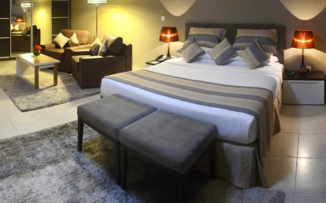 Magnum Hotel & Suites West Bay - photo 2