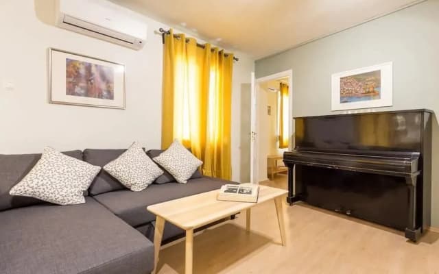 Downtown urban flat for 4 people in Plaka - photo 4