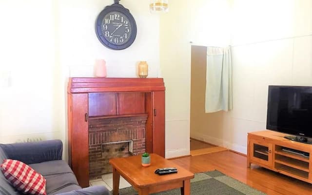 Comfy and Big Blue Cottage - photo 2