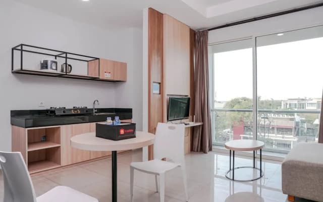 1Br Luxury Citra Lake Suites Apartment - photo 2