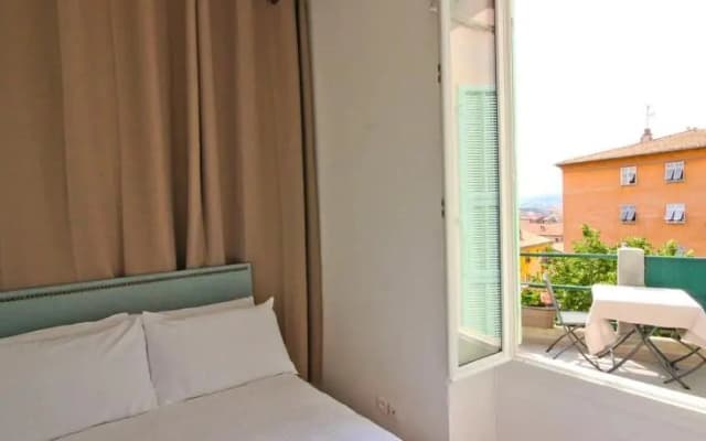 Rare! Terrace with Sea View Apartment, Vieux Nice - photo 5