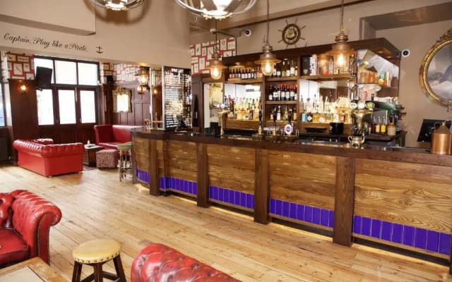 The Captain Cook Hotel - photo 2