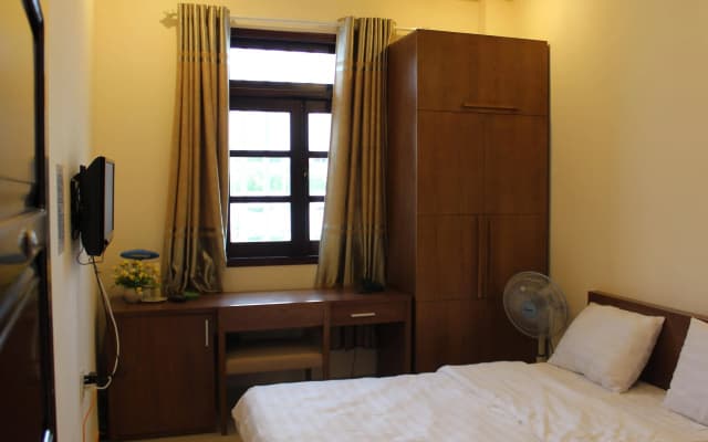 Phuong Binh Hotel - photo 2