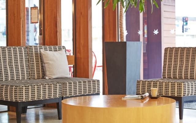 Melbourne Dandenong Central Apartment - photo 2