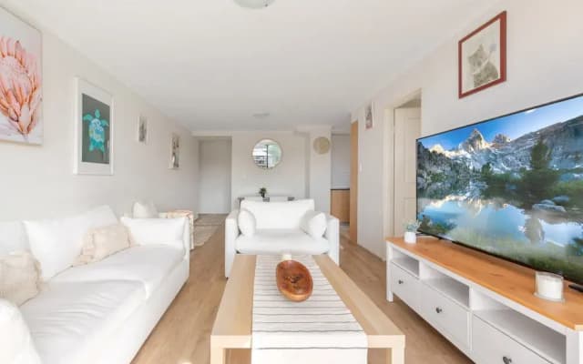 Spacious 3-bed With Alfresco Dining by Amenities - photo 5