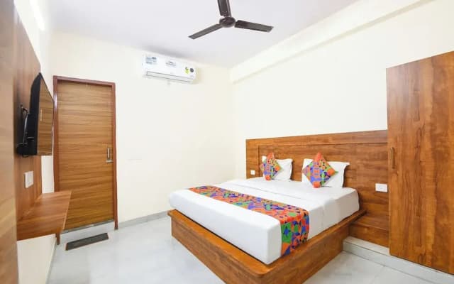 Via Imperial Residency - photo 4