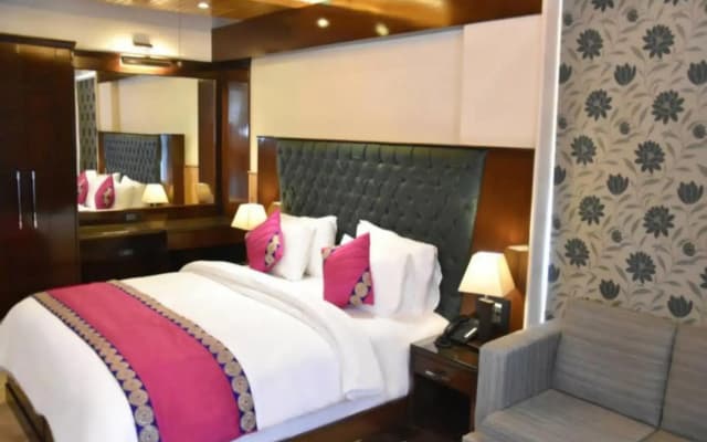 Hotel Wood Castle Grand - photo 2