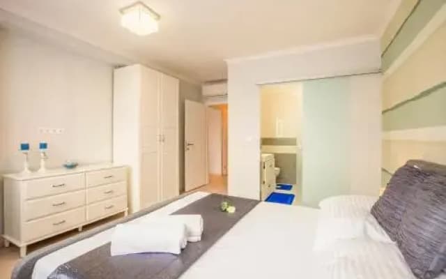 Royal Danube Apartments - photo 5