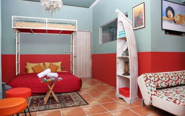 Bale Tudor Villa - photo 2
