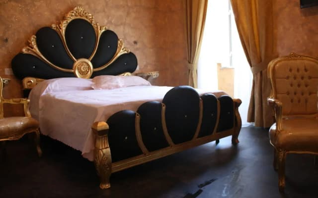 Pope's Suites - photo 4