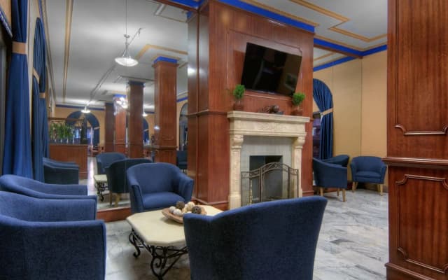 The Monarch Hotel - photo 2