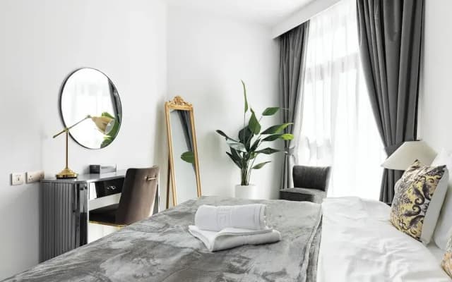 SIMPLY COMFORT Missoni Top Floor with Sea, Canal and Burj Khalifa Views - photo 5