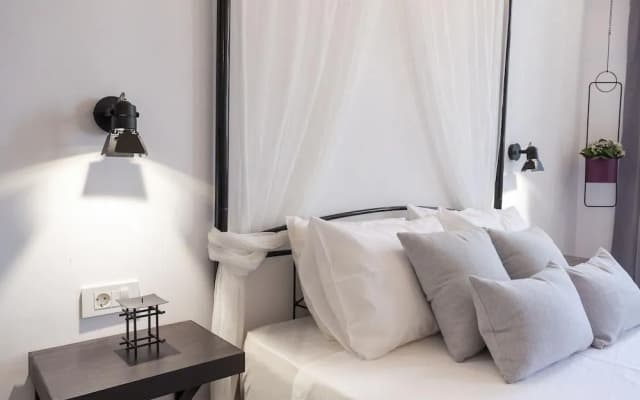 Aristophanes luxury flat Psyrri square - photo 3