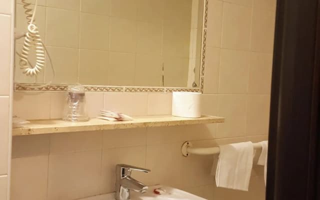 Clarin Hotel - photo 4