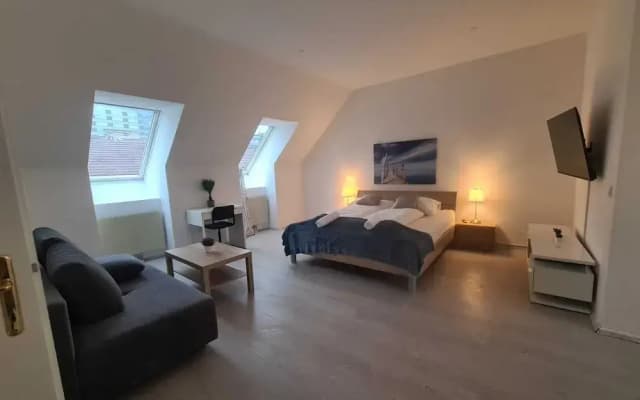 Cozy 3BR Apartment Perfect for Groups - photo 3