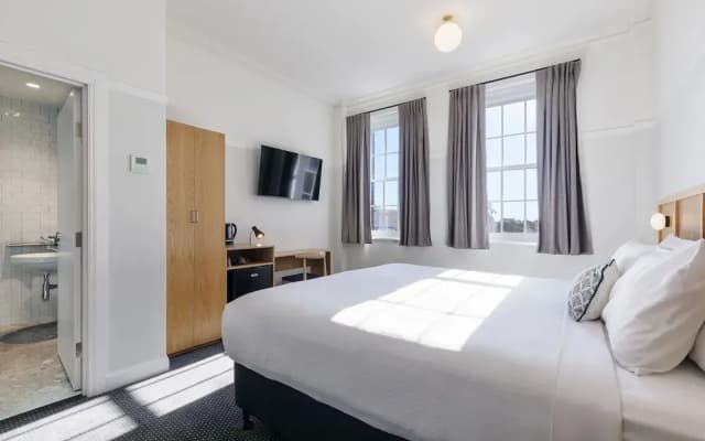 Mortdale Hotel - photo 3