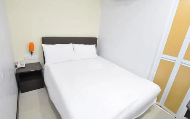 OYO 499 舒适森涂尔酒店(OYO 499 Comfort Hotel Sentul) - photo 2