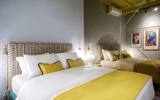 The Frogs Guesthouse - photo 2