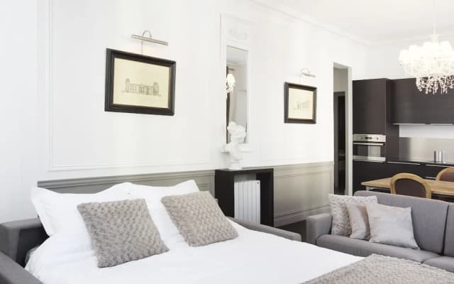 Luxury 3BDR Le Louvre I by Livinparis - photo 3