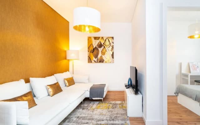 Golden Premium Apartment - photo 4