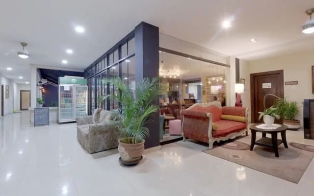 OYO 128 Mutiara Suites - photo 2