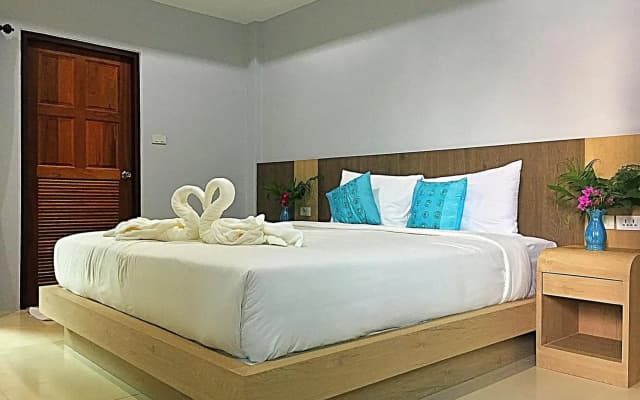 Tonsai Bay Resort - photo 4