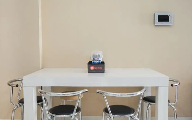 Cozy 2BR Apartment at The Mansion Kemayoran - photo 2