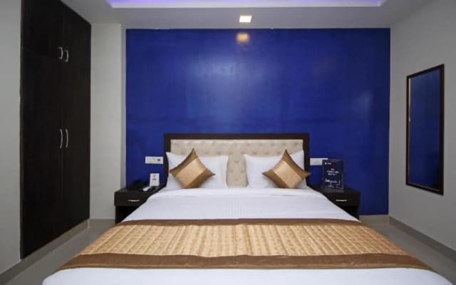 Fabexpress Tourist Palace - photo 4