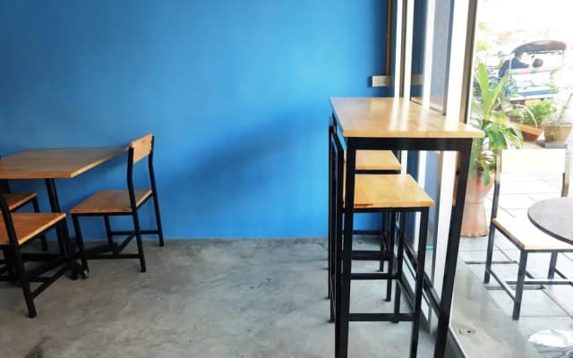 BTS Khaosan Hostel - photo 2