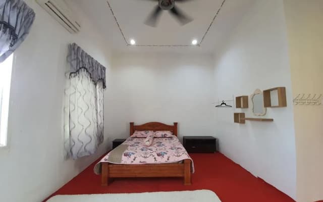 Hotel O Z Dirgahayu 313 - photo 4