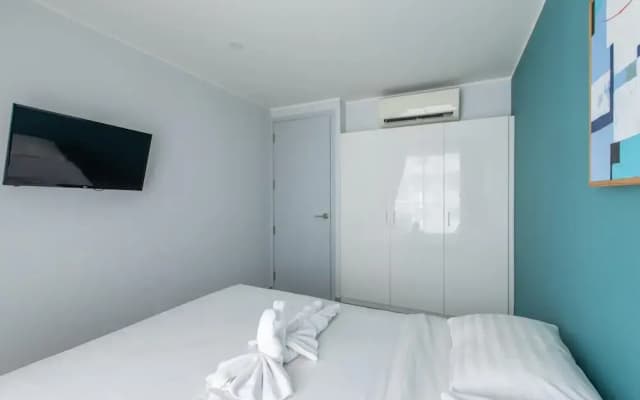 Pool View 1 Bed Apt T2-720 - photo 2