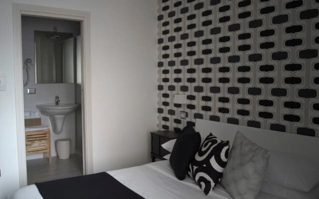 C'est La Vie Suites - photo 4