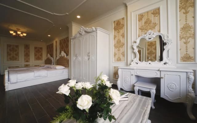 Royal Hotel - photo 2