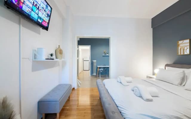 Chic 1-Bedroom near Panathenaic Stadium - photo 2