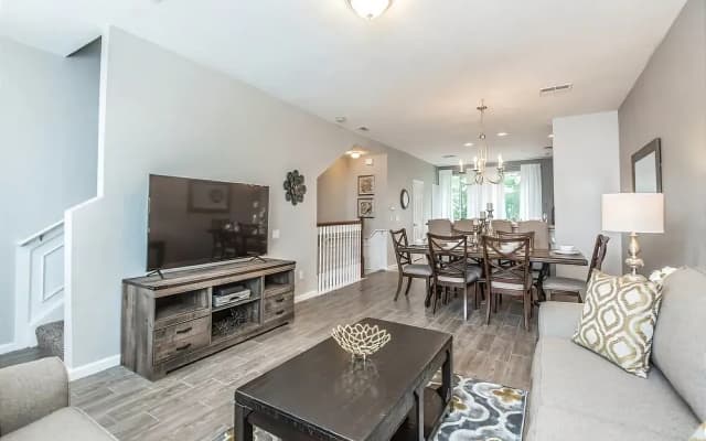 Updated Townhome, Near Conv Ctr, Universal & I-dr - photo 3