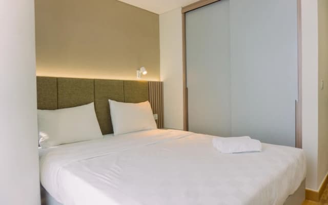 Comfort And Nice 2Br At Gold Coast Apartment - photo 2