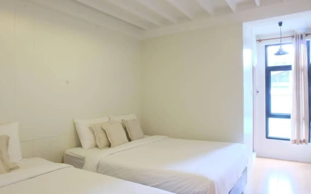 Plern Room And Backyard - photo 5
