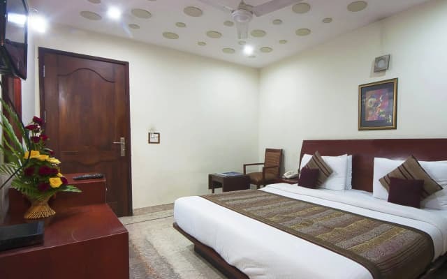 Hotel Sun City by OYO - photo 3