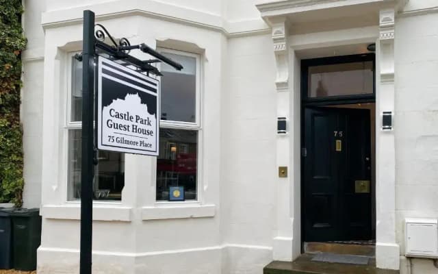 Castle Park Guest House - photo 2
