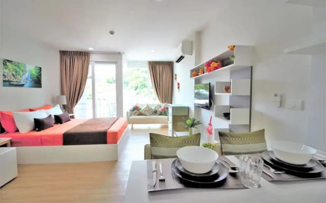 Ozone Condotel Kata Beach by PHR - photo 4