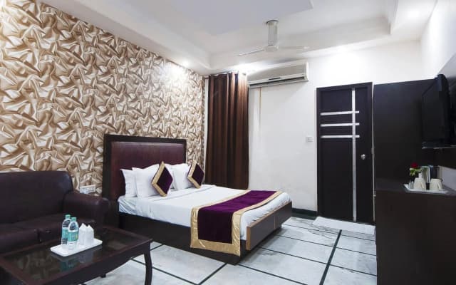 Hotel Apra Inn - photo 4