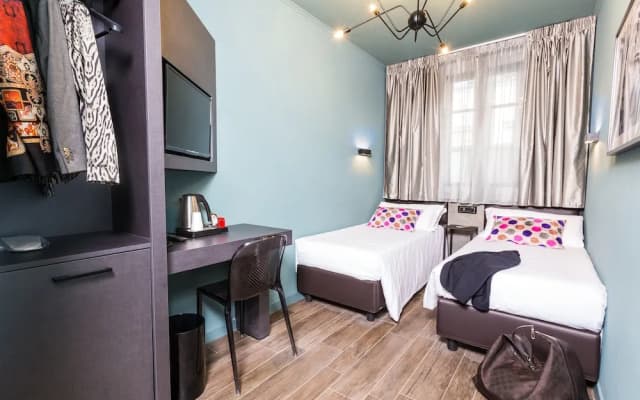 Globus Urban Hotel - photo 3