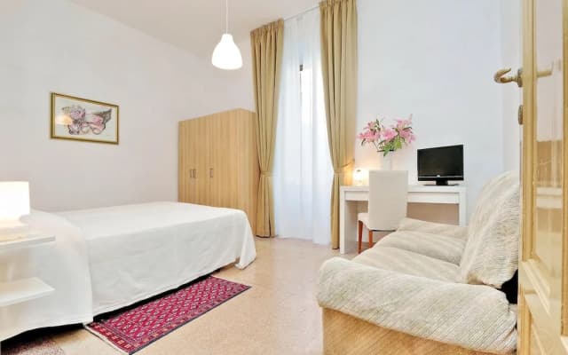 Authentic Family Apartment - photo 2
