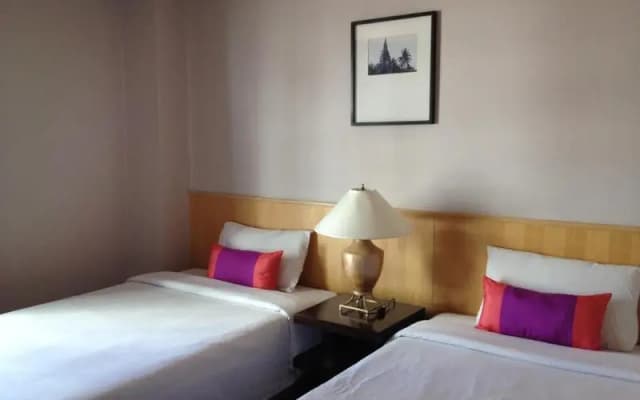 Gardina Asoke Hotel Residence - photo 3