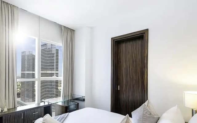 LUX  The Bonnington JLT Suite 2 - photo 2