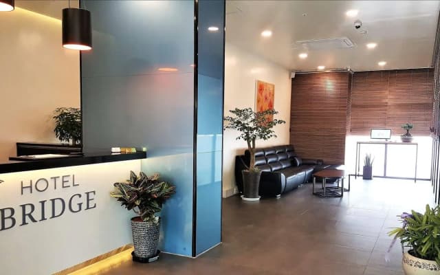 Bridge Hotel - photo 2