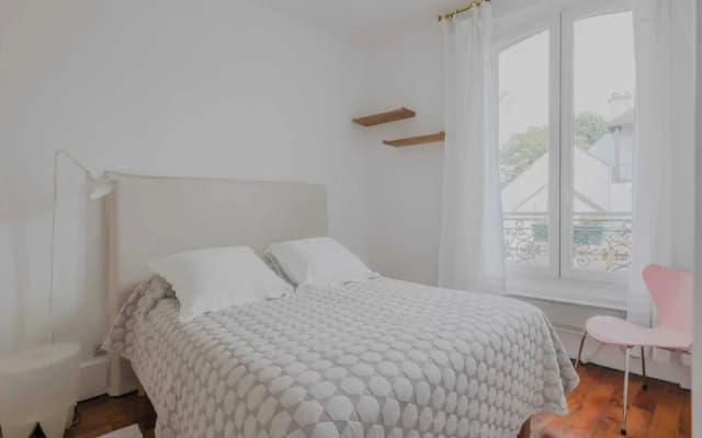 Magnificent Apartment- 2br/4p- Near Sacre-coeur - photo 2