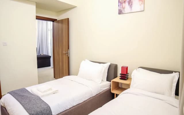 2 Bedroom Apartment- Azizi Plaza - photo 4