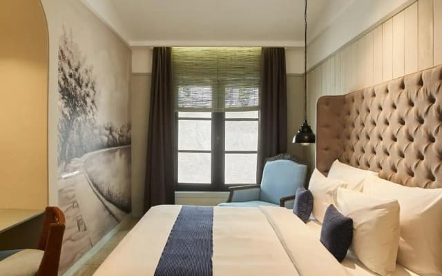 Lamandau House - photo 2